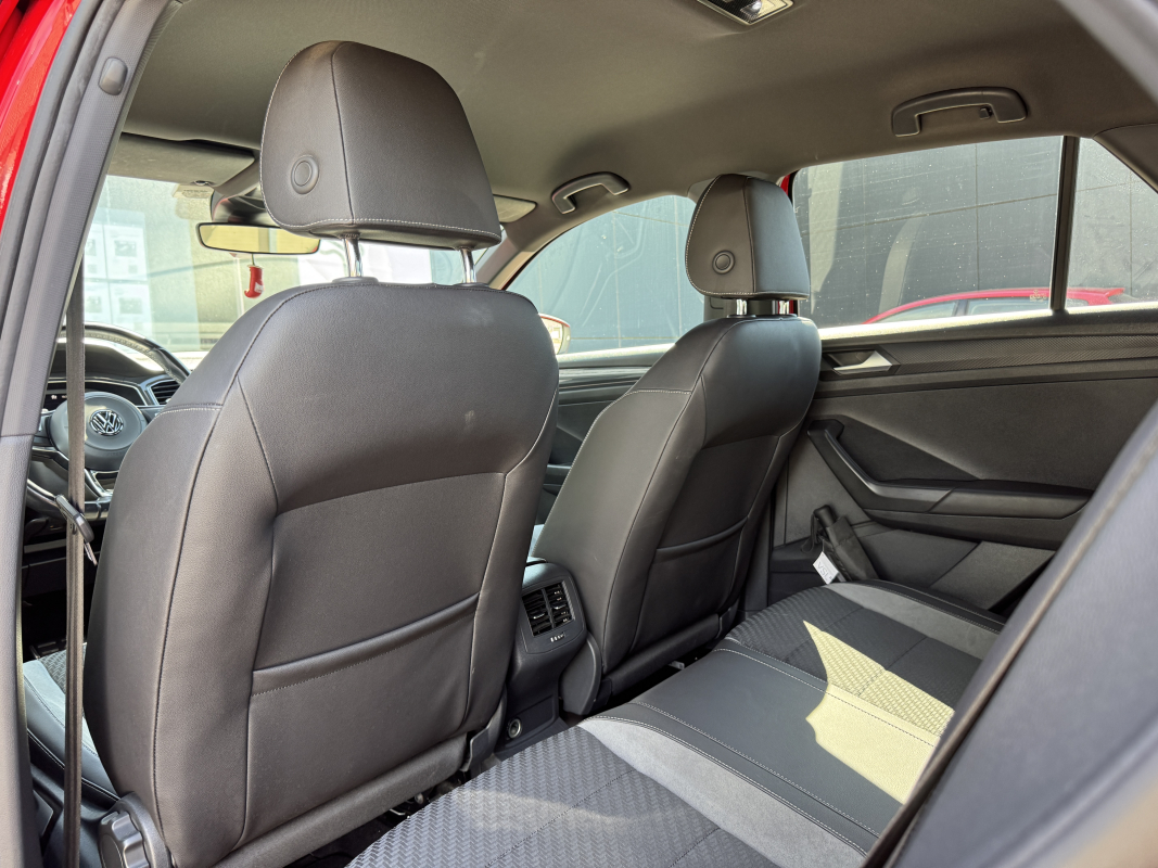 Volkswagen T-roc — 18