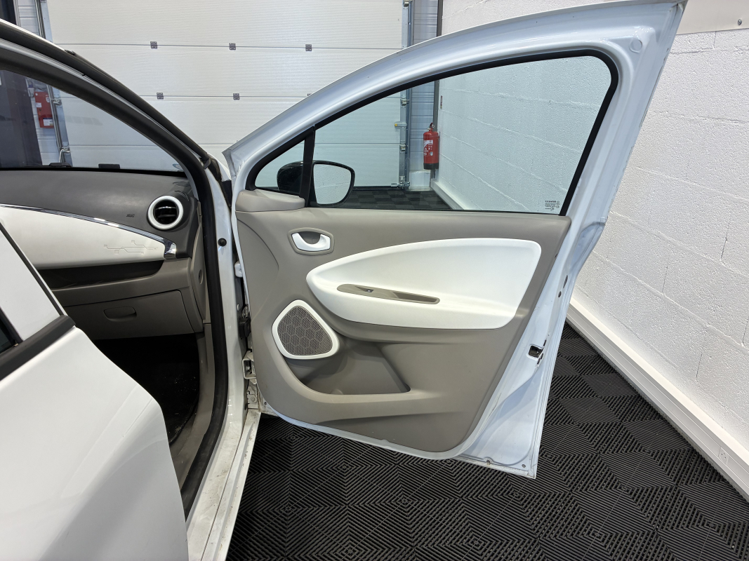 Renault Zoe — 19