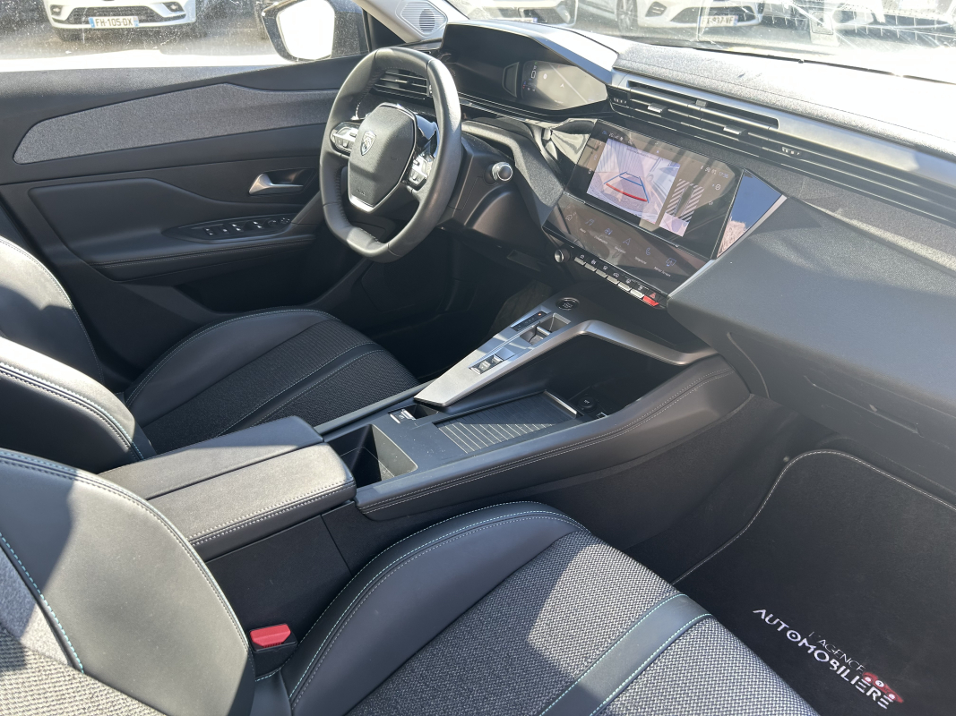 Peugeot 308 — 12