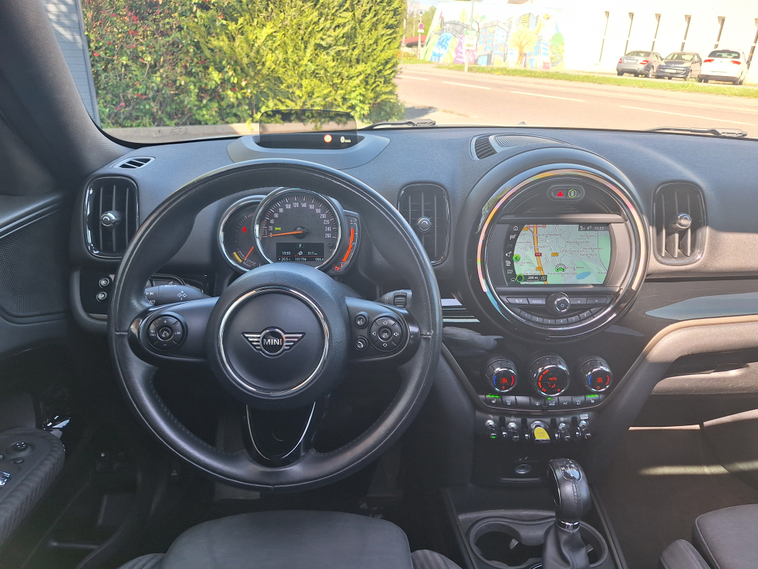 Mini Countryman — 18