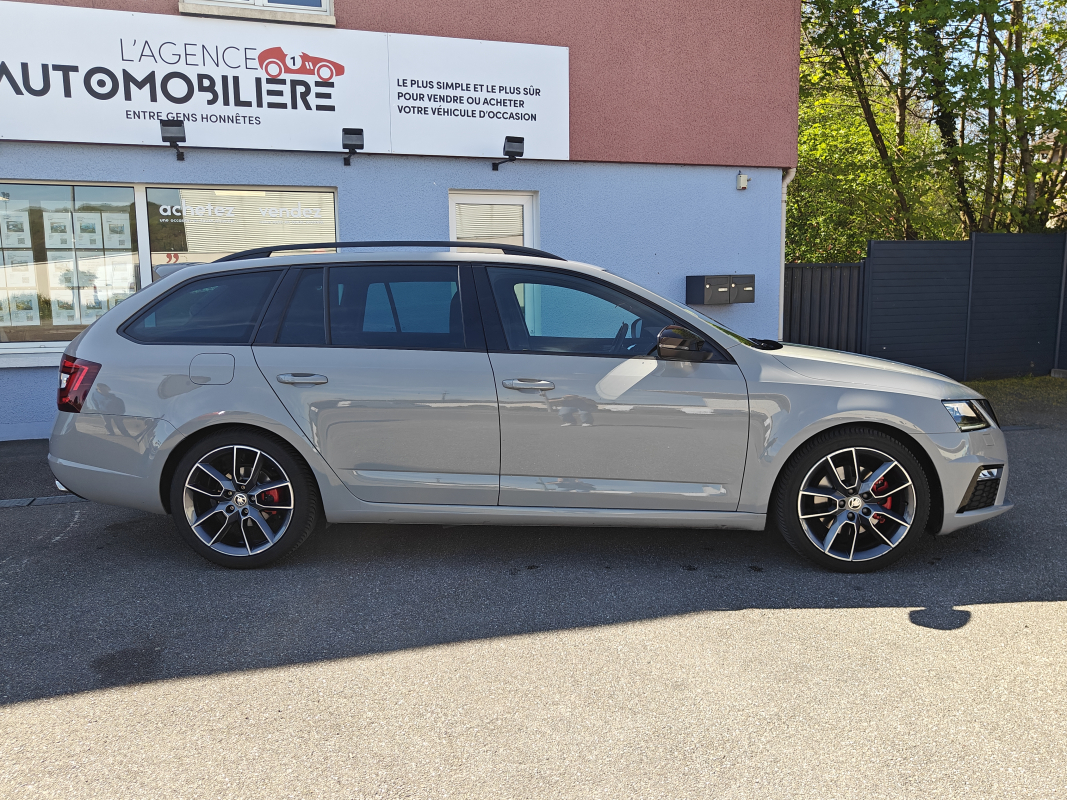 Skoda Octavia Combi — 8