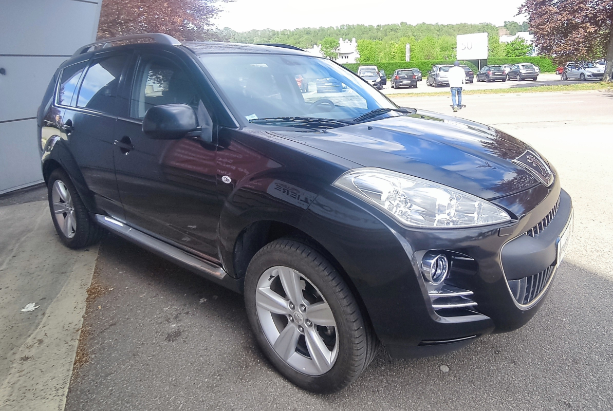 Peugeot 4007 — 4