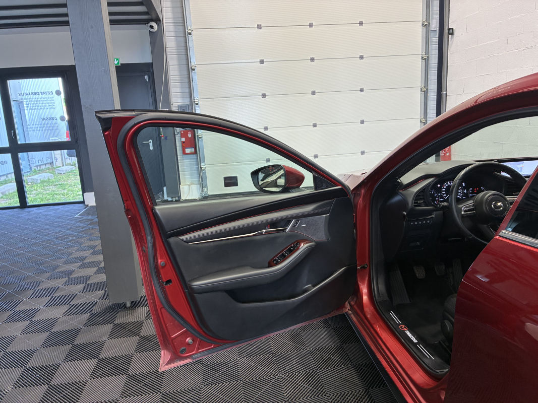 Mazda Mazda 3 — 10