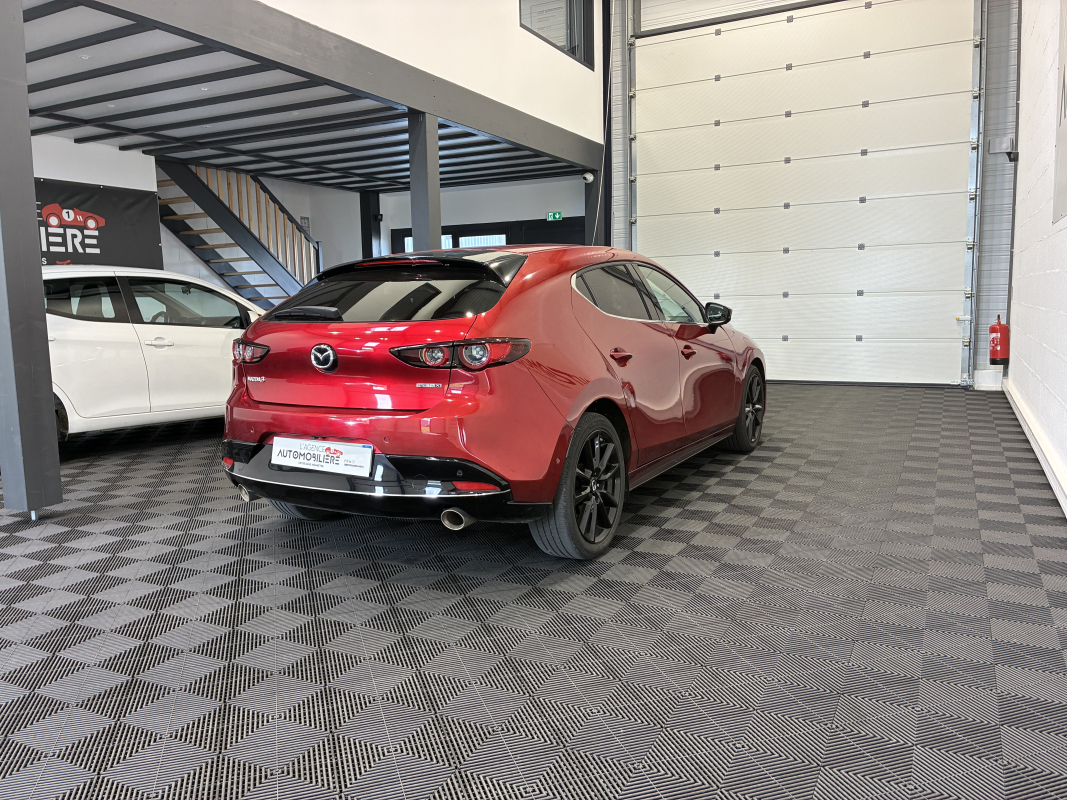 Mazda Mazda 3 — 8