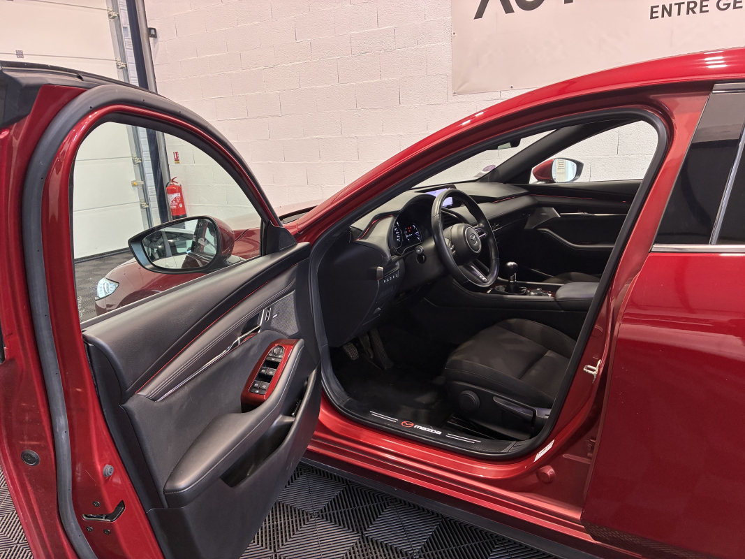 Mazda Mazda 3 — 11