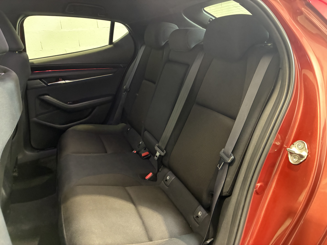 Mazda Mazda 3 — 15