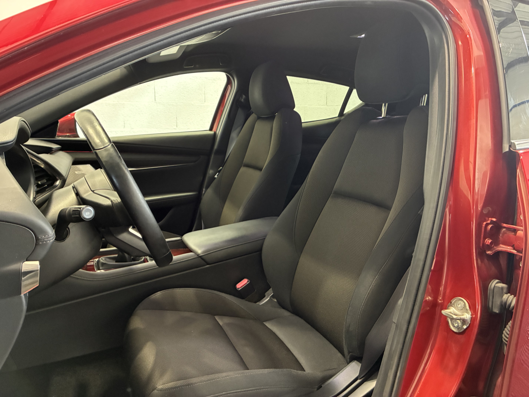 Mazda Mazda 3 — 12