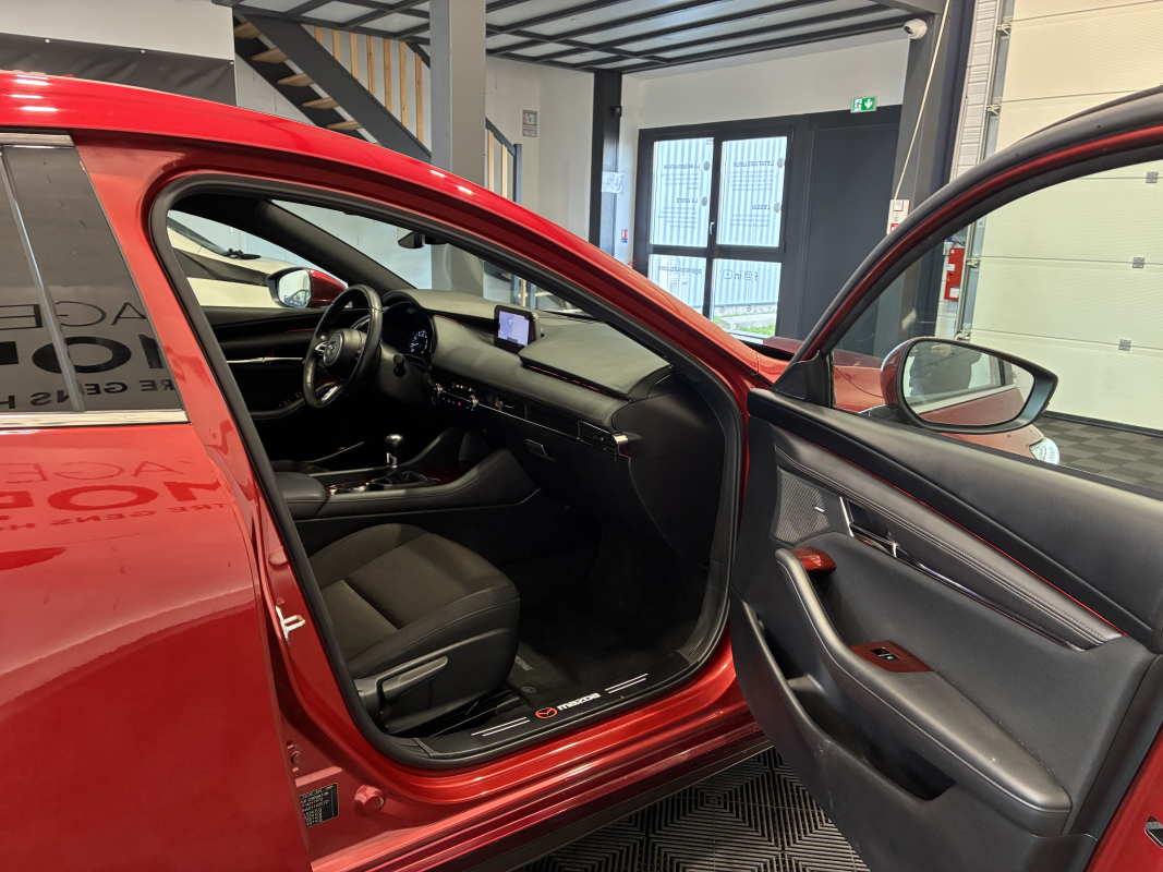 Mazda Mazda 3 — 20
