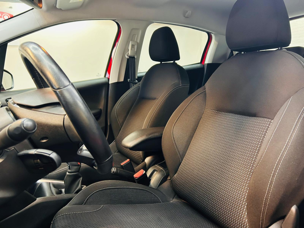 Peugeot 208 — 9