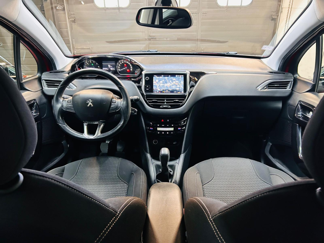 Peugeot 208 — 11