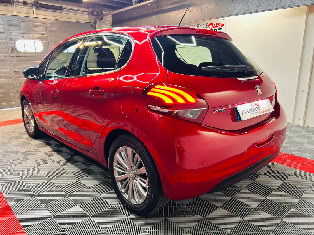 Peugeot 208 — 7