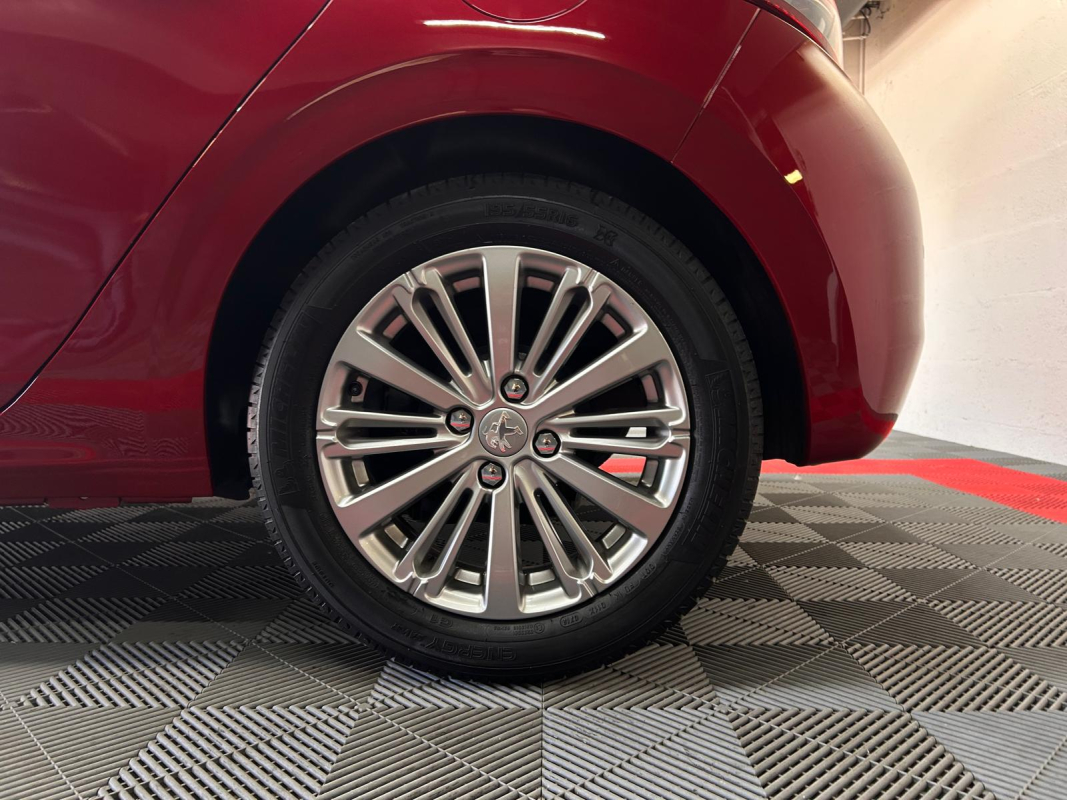 Peugeot 208 — 17