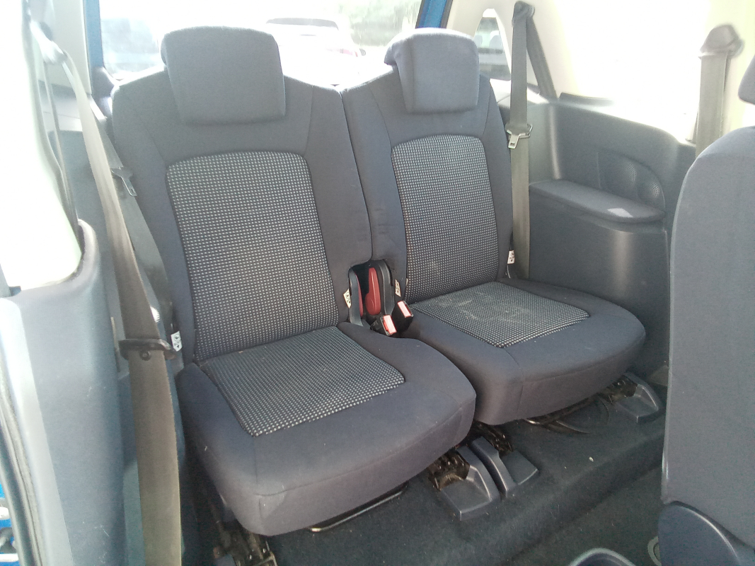 Peugeot 1007 — 15