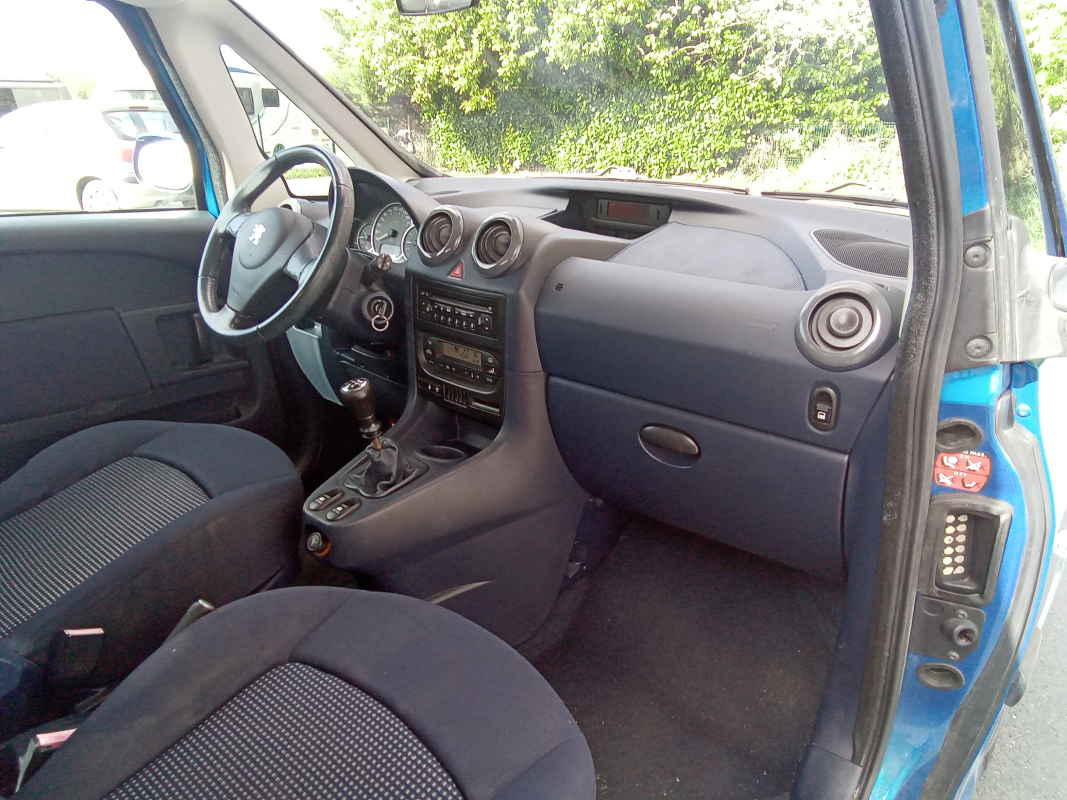 Peugeot 1007 — 11