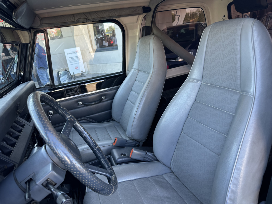 Jeep Wrangler — 10