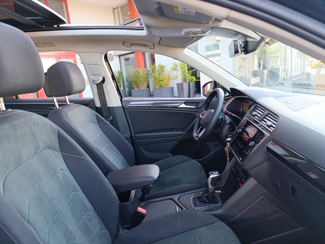Volkswagen Tiguan — 12