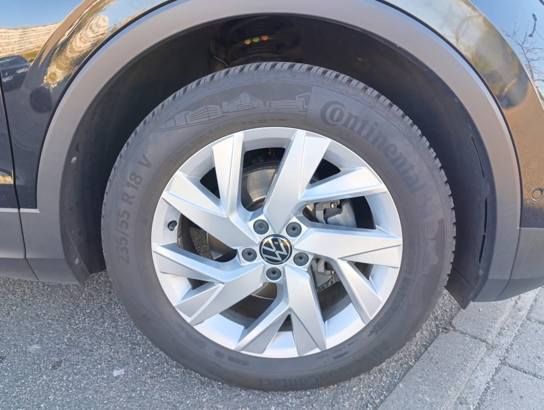 Volkswagen Tiguan — 32