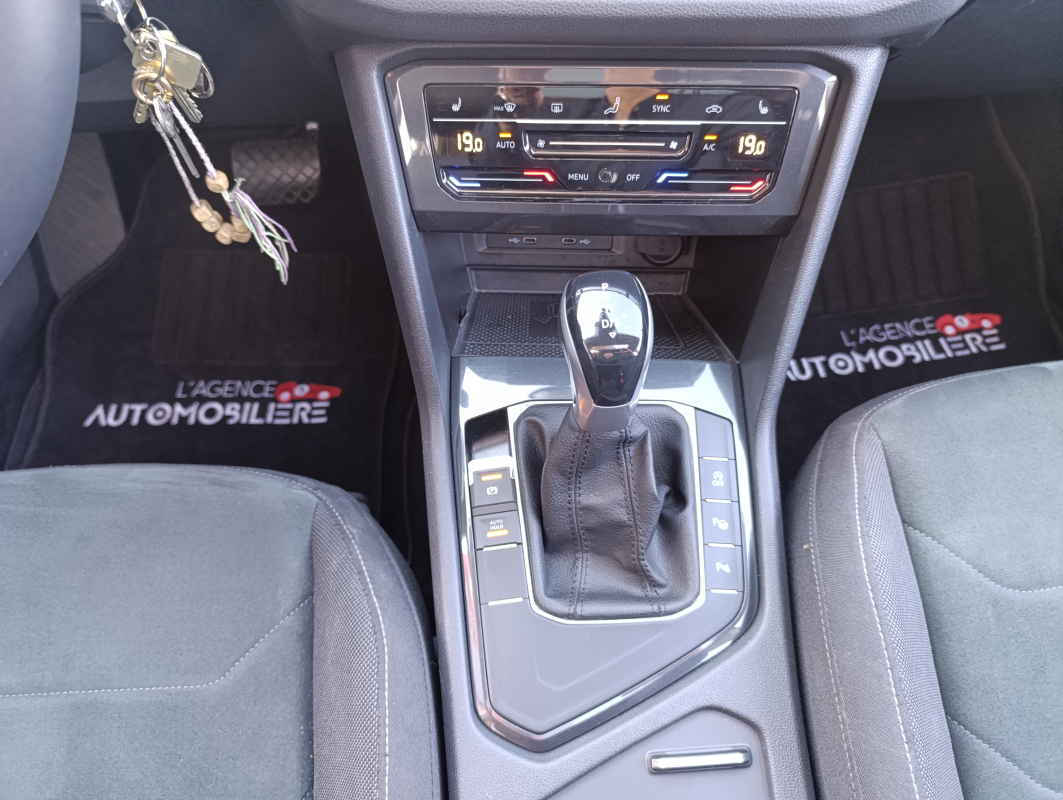 Volkswagen Tiguan — 23
