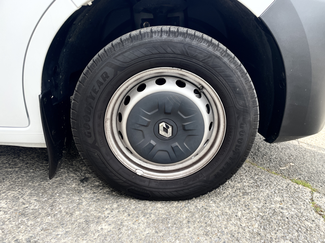 Renault Master — 18