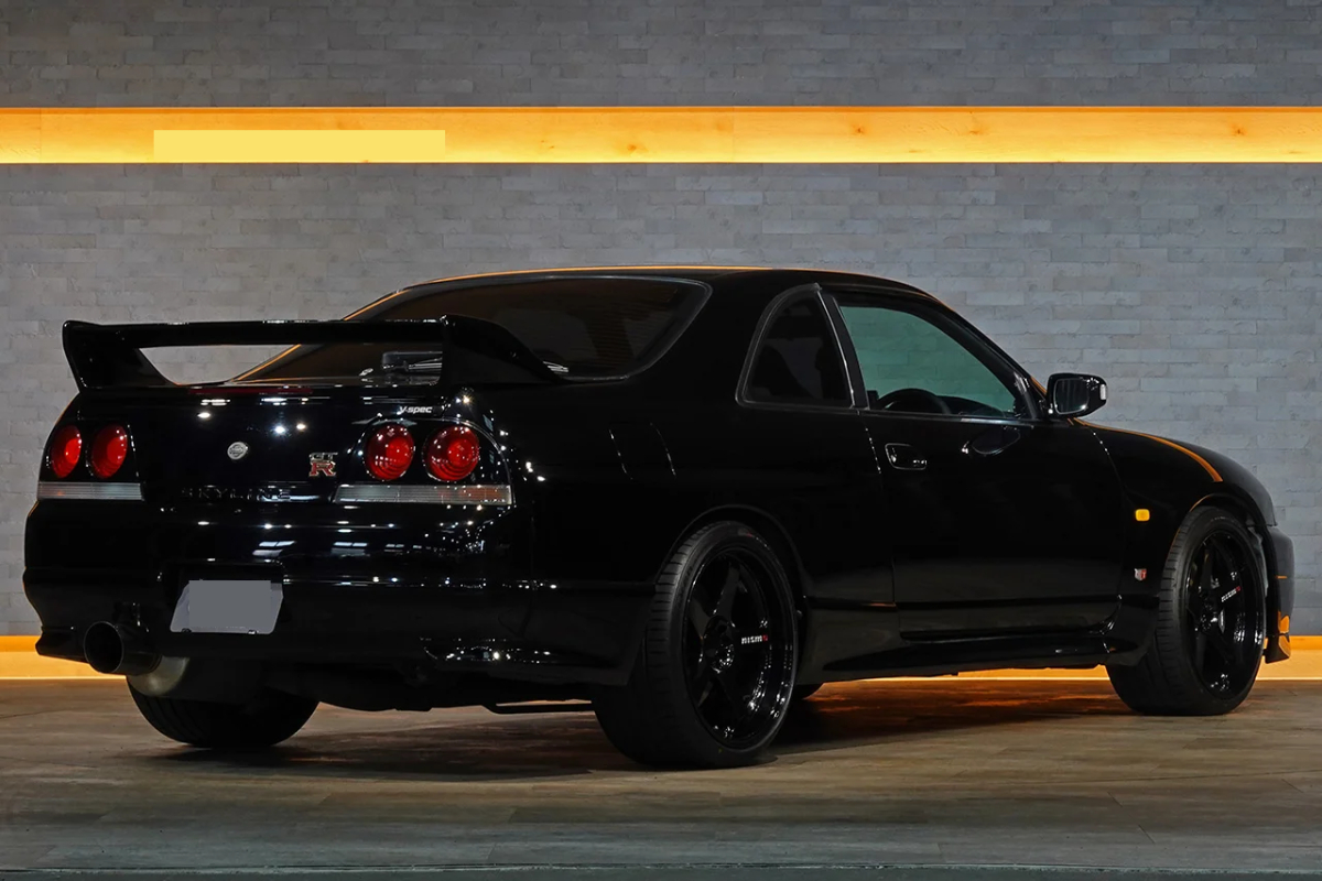 Nissan Skyline — 2