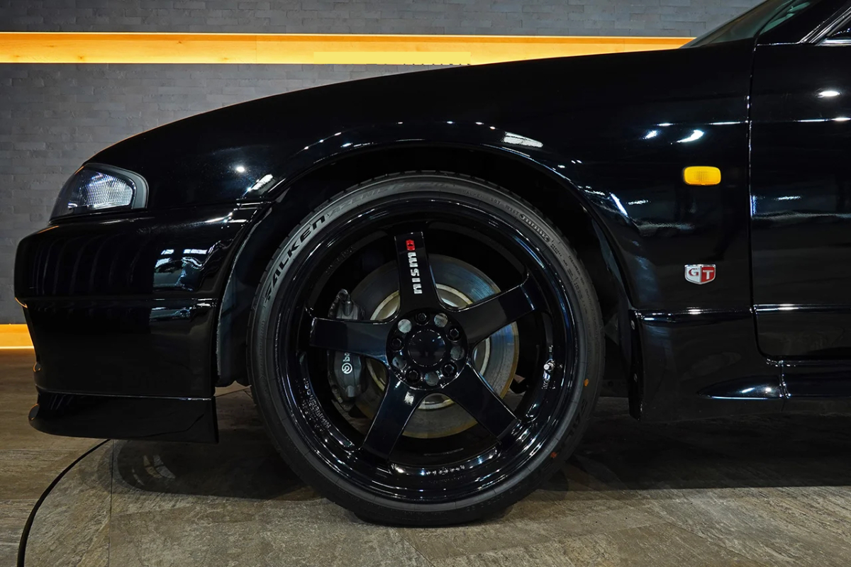 Nissan Skyline — 18