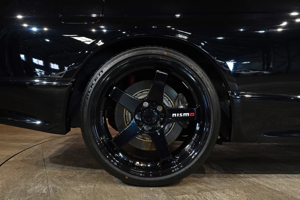 Nissan Skyline — 20
