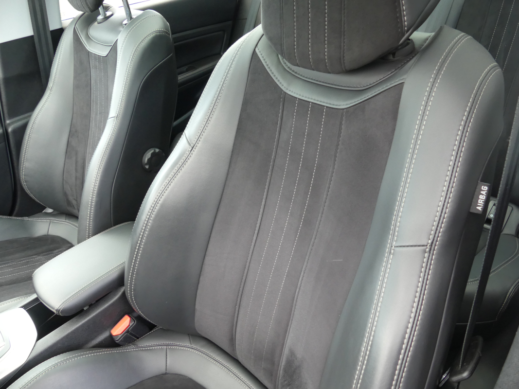 Peugeot 308 — 10