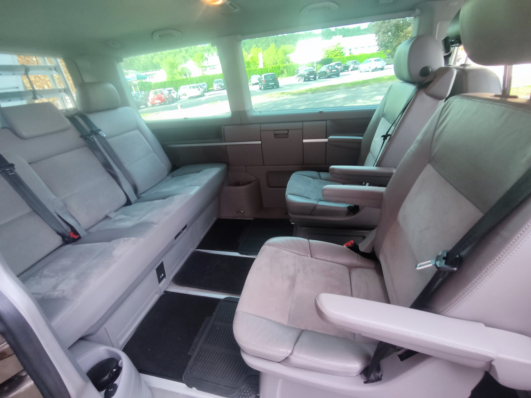 Volkswagen Multivan — 15