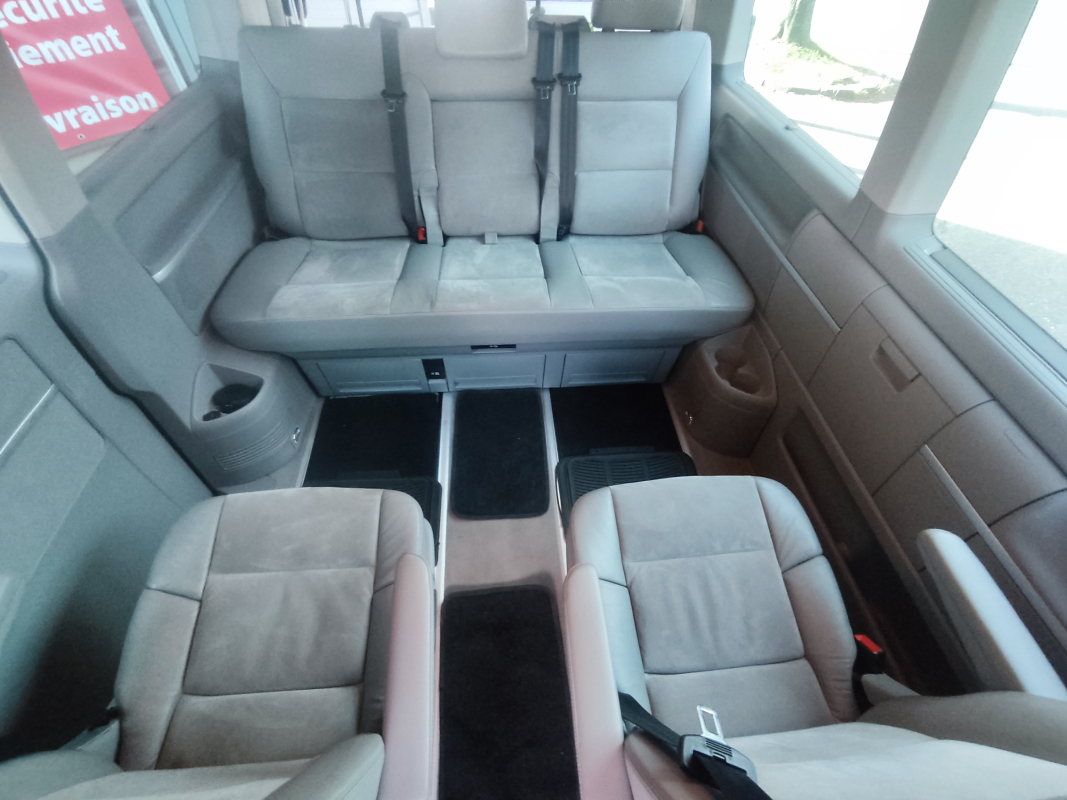 Volkswagen Multivan — 16