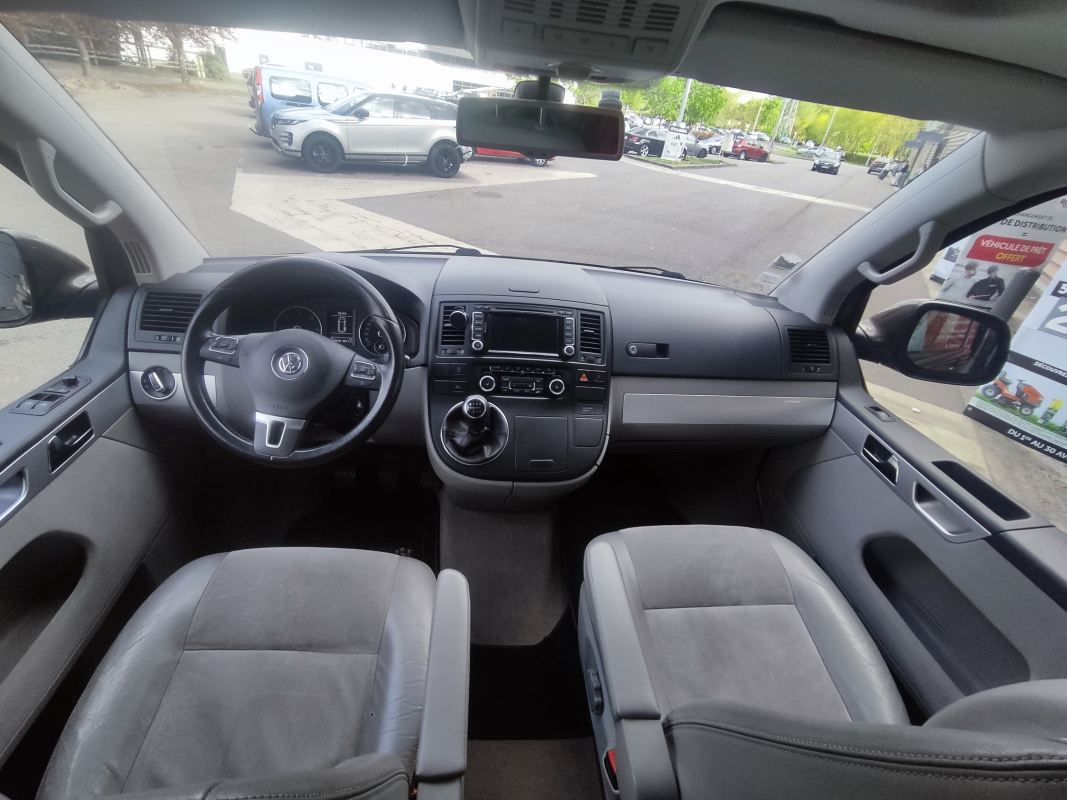 Volkswagen Multivan — 17