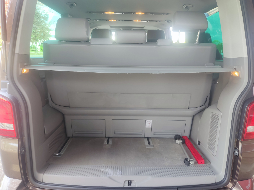 Volkswagen Multivan — 19