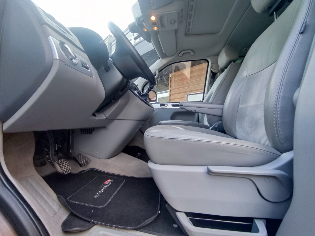 Volkswagen Multivan — 23