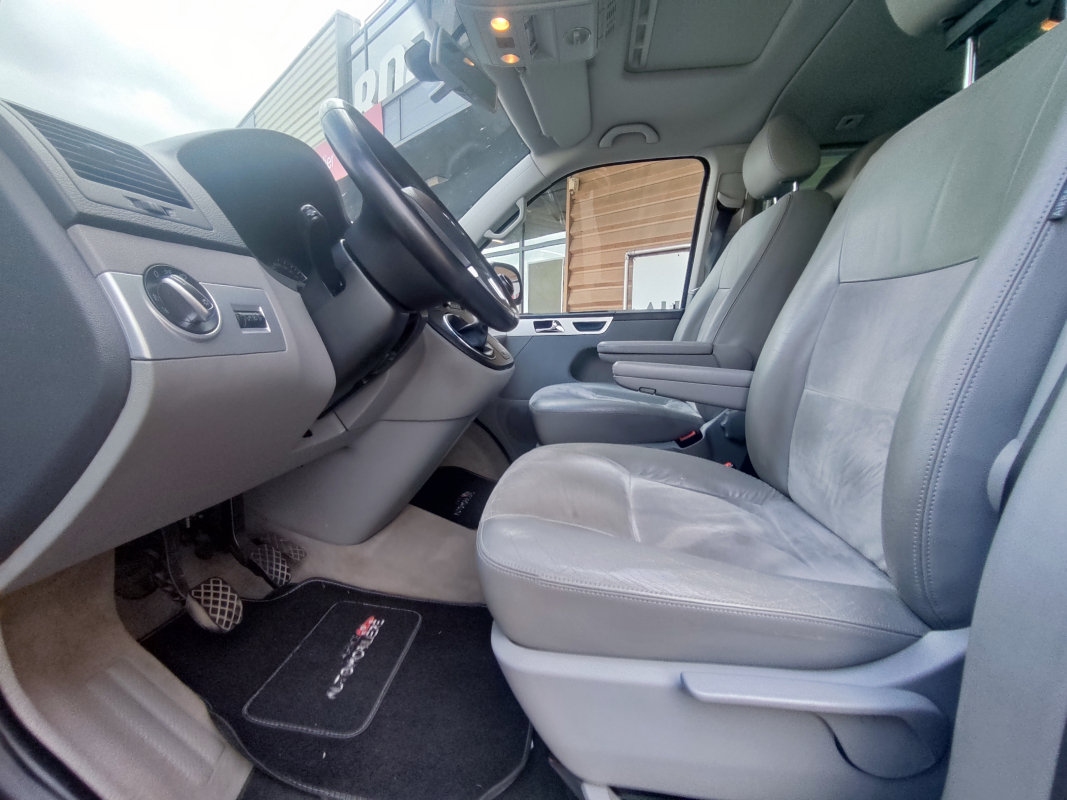 Volkswagen Multivan — 24