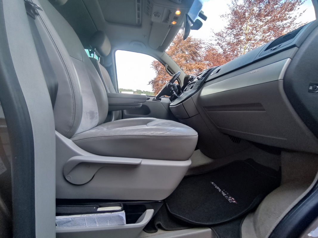 Volkswagen Multivan — 25