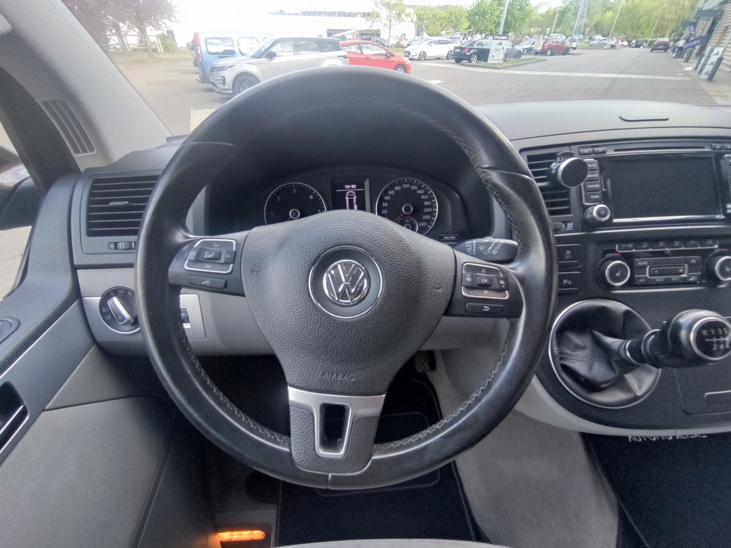 Volkswagen Multivan — 30