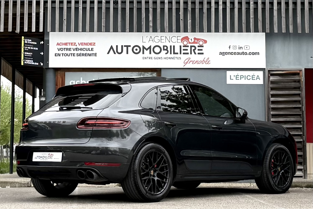 Porsche Macan — 3