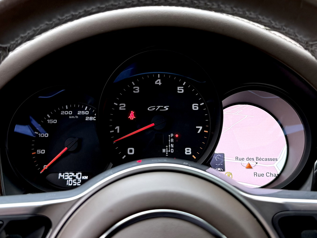 Porsche Macan — 17