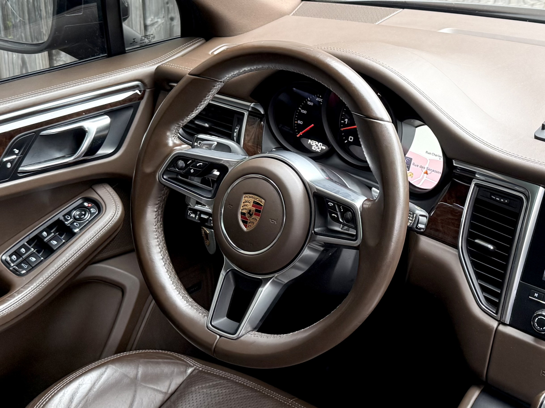 Porsche Macan — 5