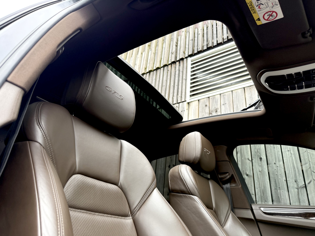 Porsche Macan — 9