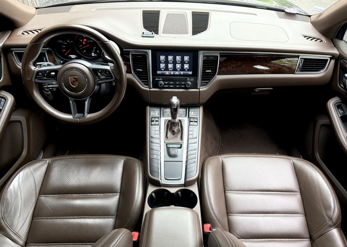 Porsche Macan — 4