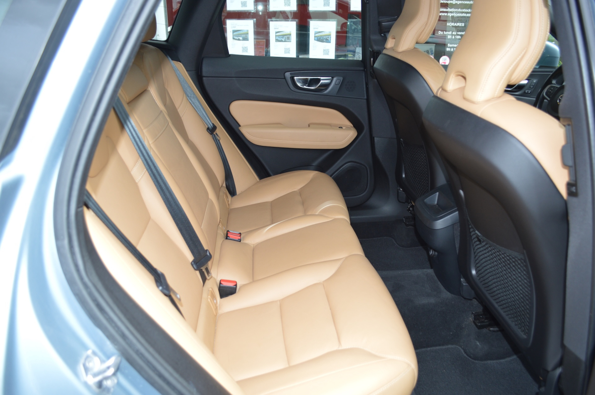 Volvo XC60 — 12