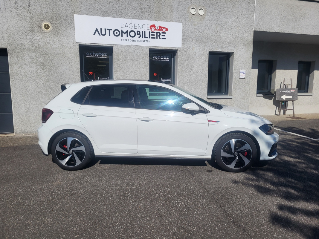 Volkswagen Polo — 2