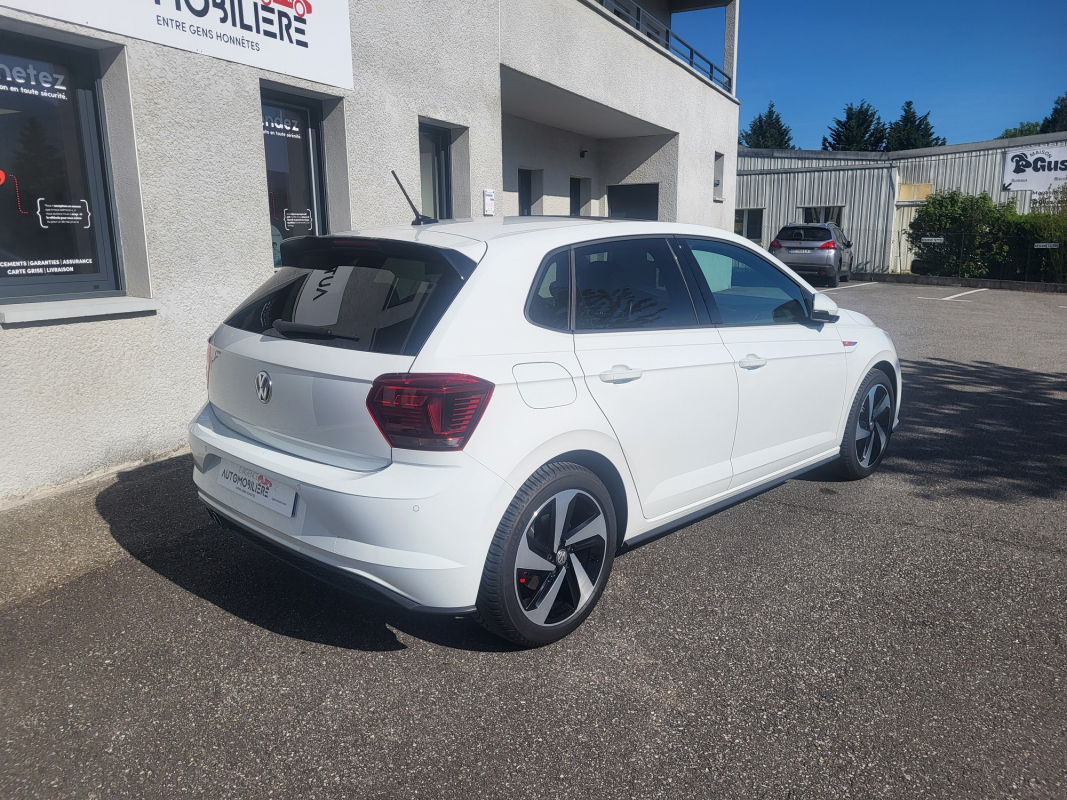 Volkswagen Polo — 3