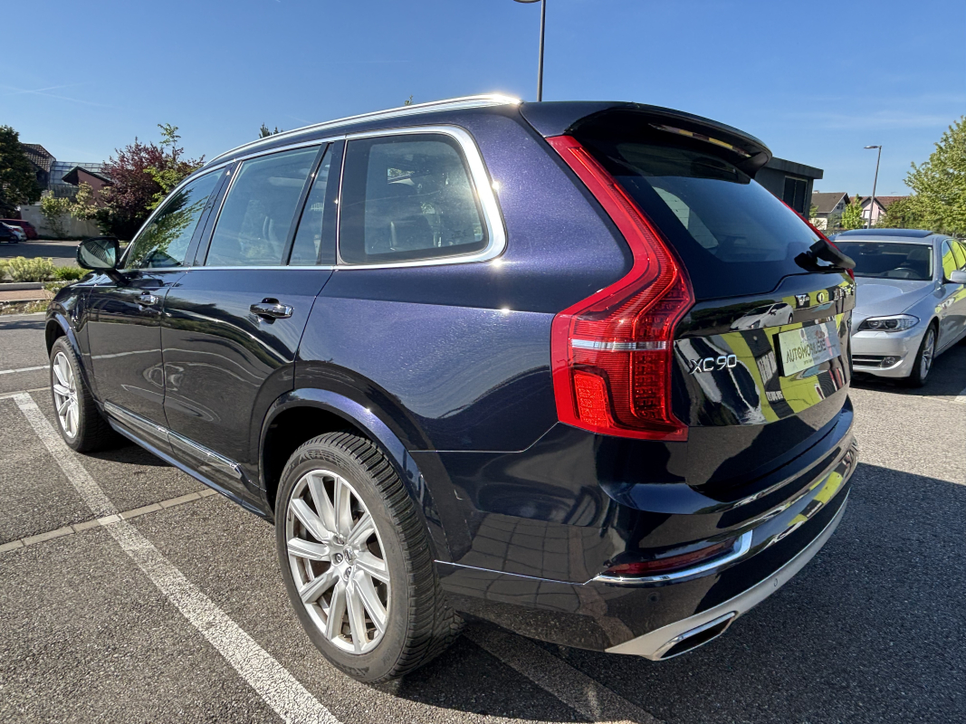 Volvo XC90 — 4