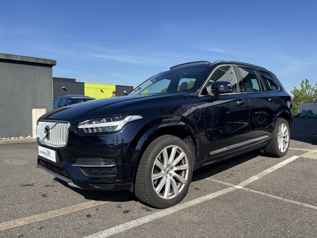 Volvo XC90 — 3