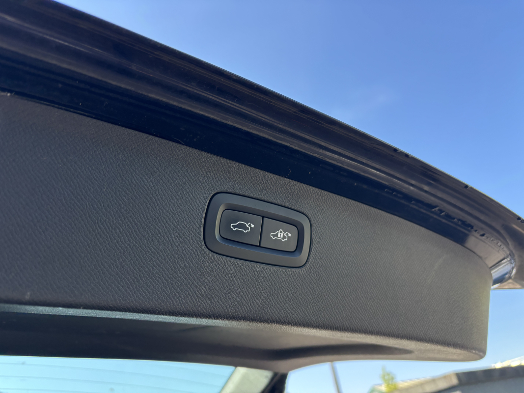 Volvo XC90 — 25
