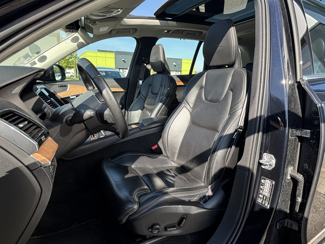 Volvo XC90 — 8