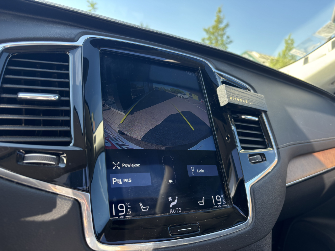 Volvo XC90 — 16