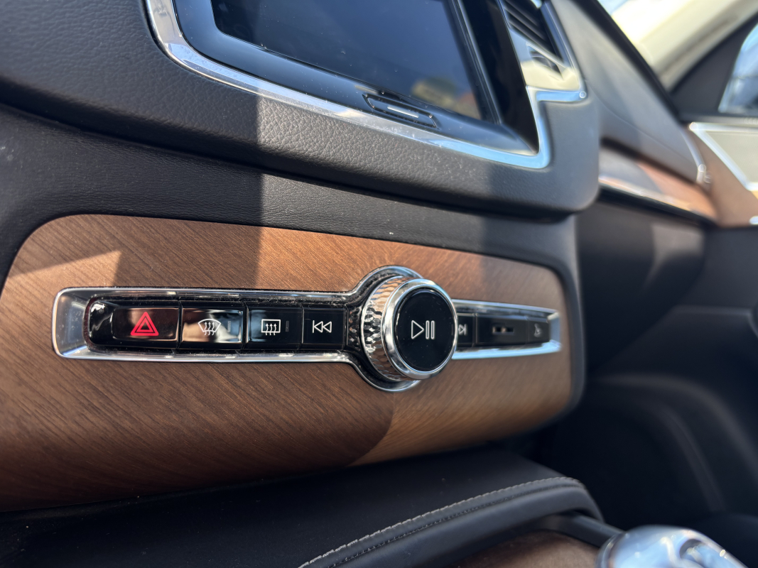 Volvo XC90 — 17