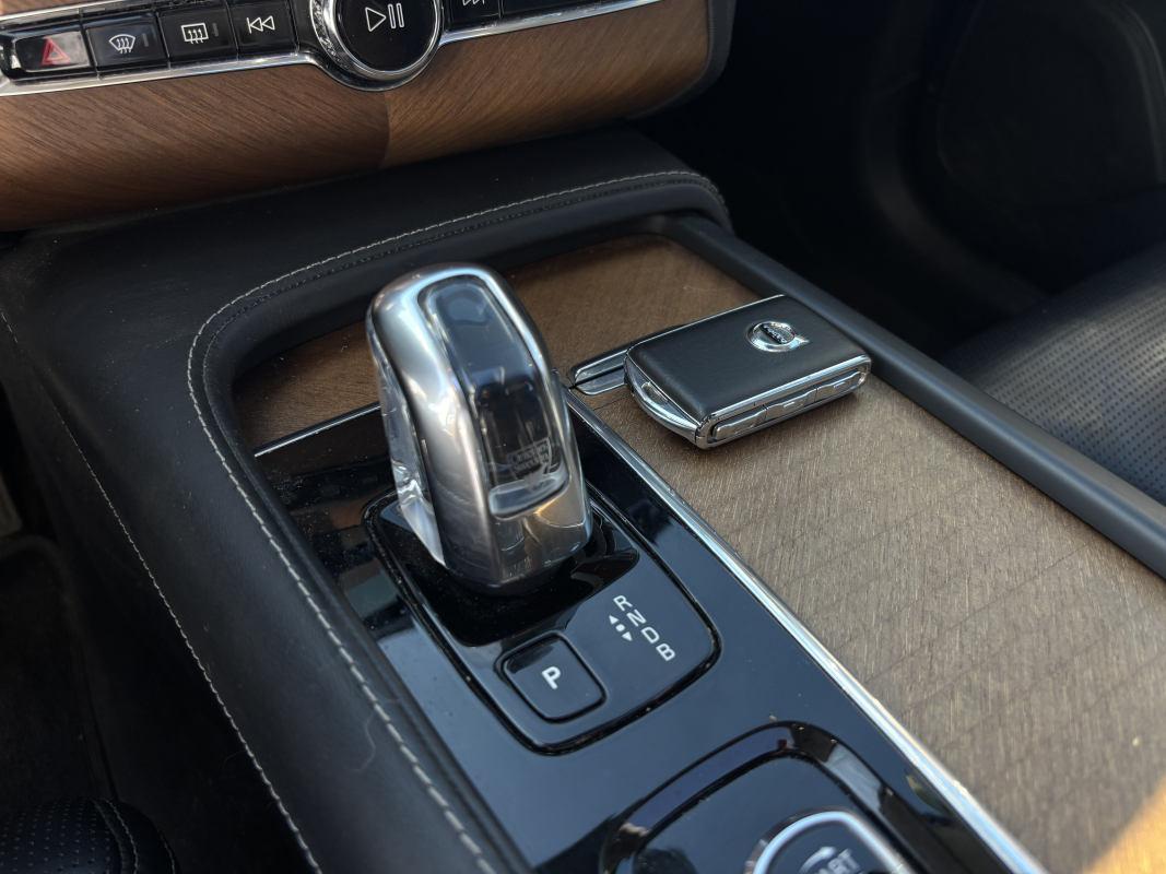 Volvo XC90 — 18